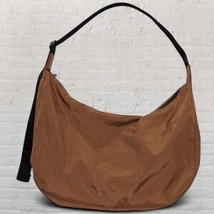 Baggu nylon brown black hobo nylon travel bag